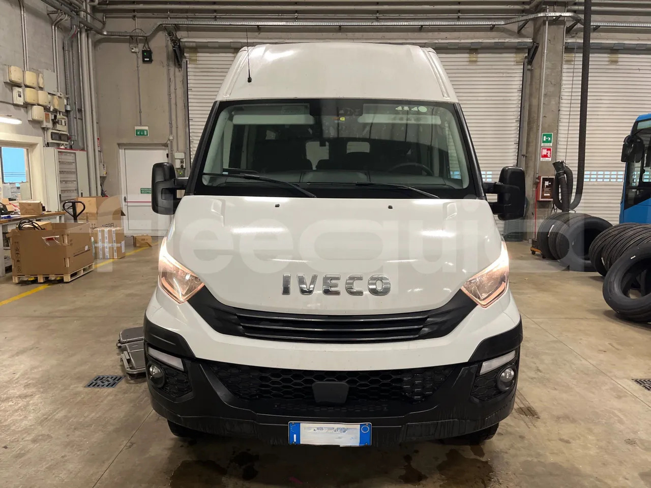 Iveco Daily - Minibús, Furgoneta de pasajeros: foto 2 Iveco Daily - Minibús, Furgoneta de pasajeros: foto 2