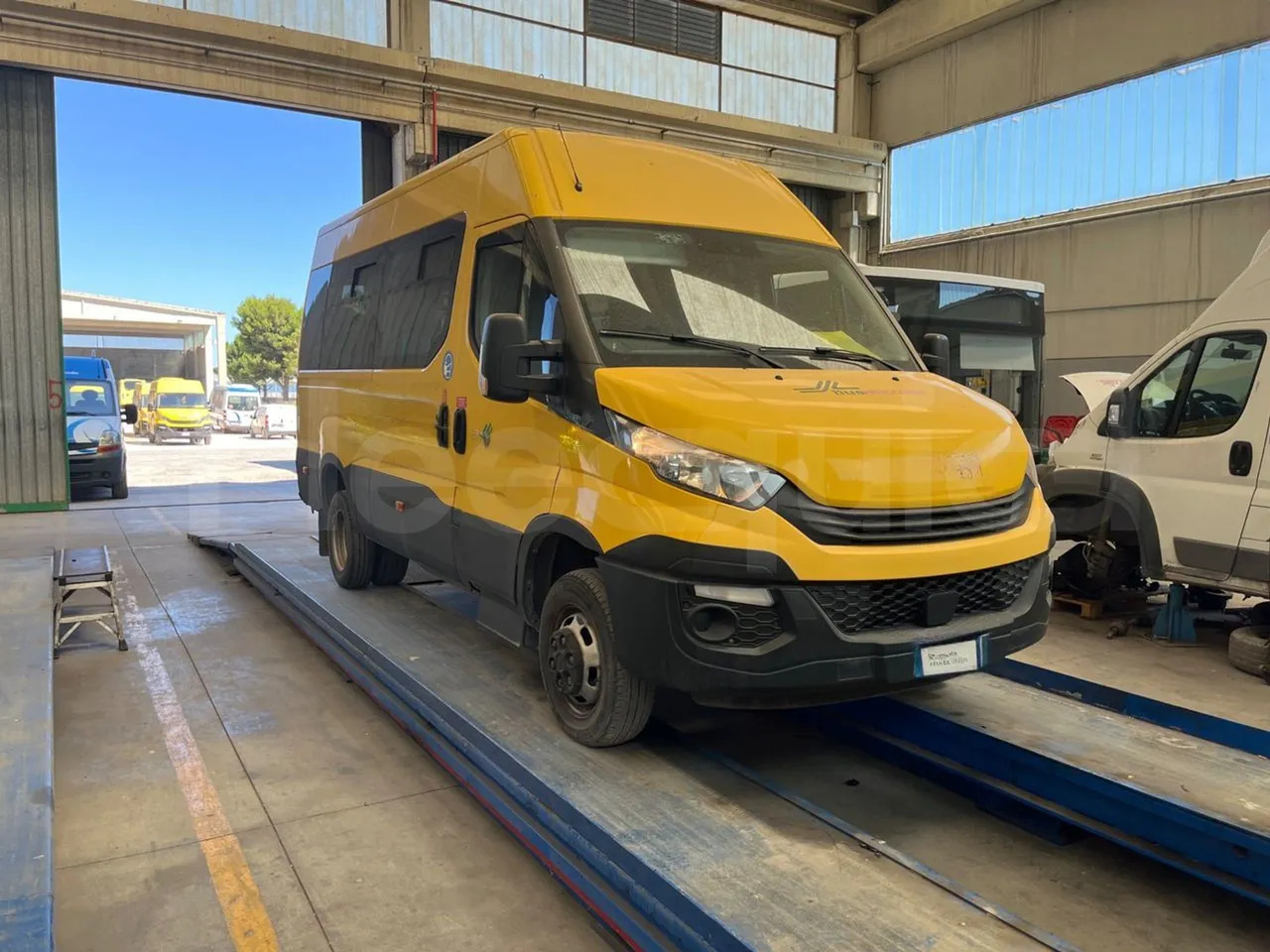 Iveco Daily - Autobús escolar: foto 1 Iveco Daily - Autobús escolar: foto 1