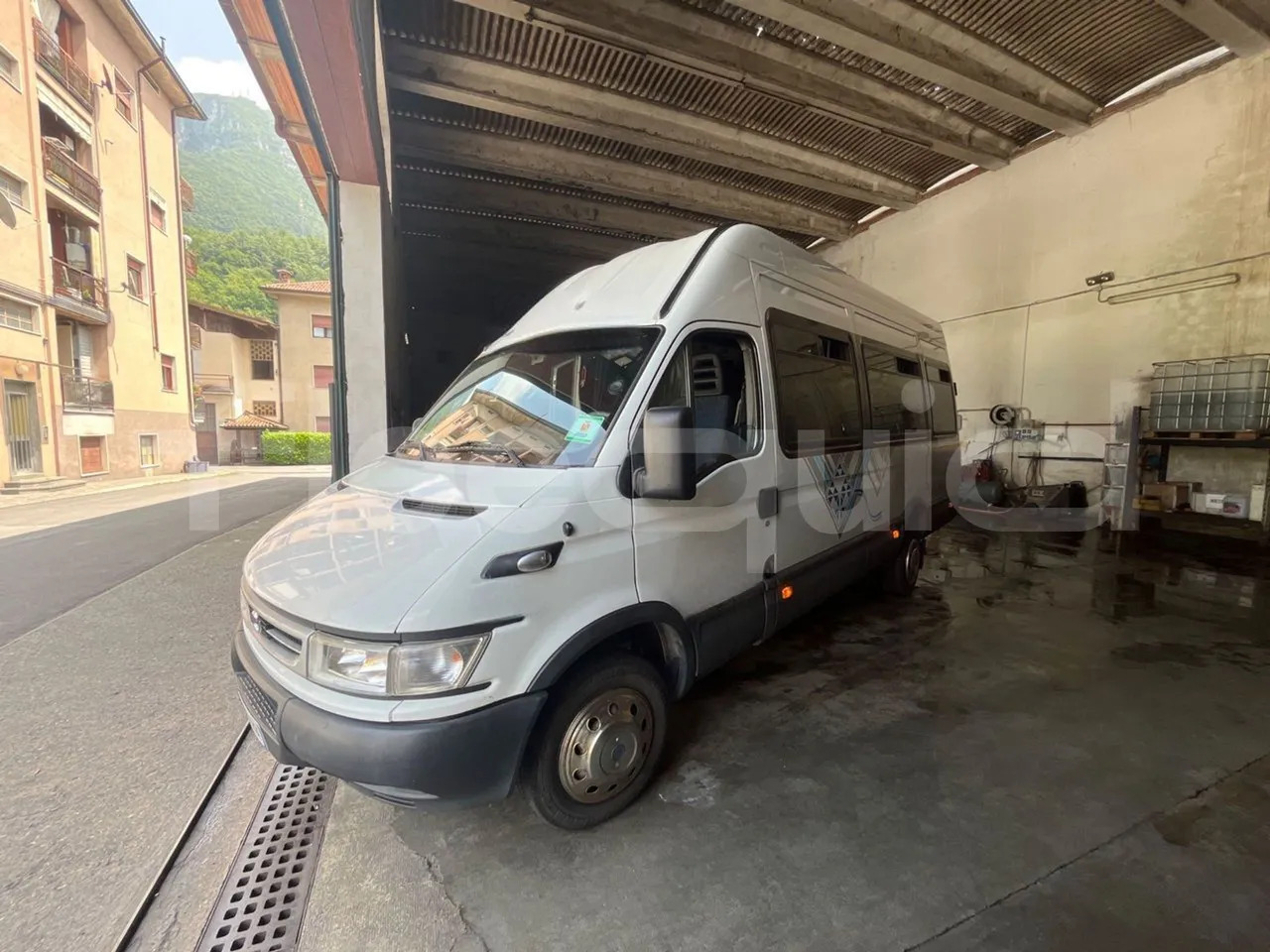 Iveco Daily - Minibús, Furgoneta de pasajeros: foto 1 Iveco Daily - Minibús, Furgoneta de pasajeros: foto 1