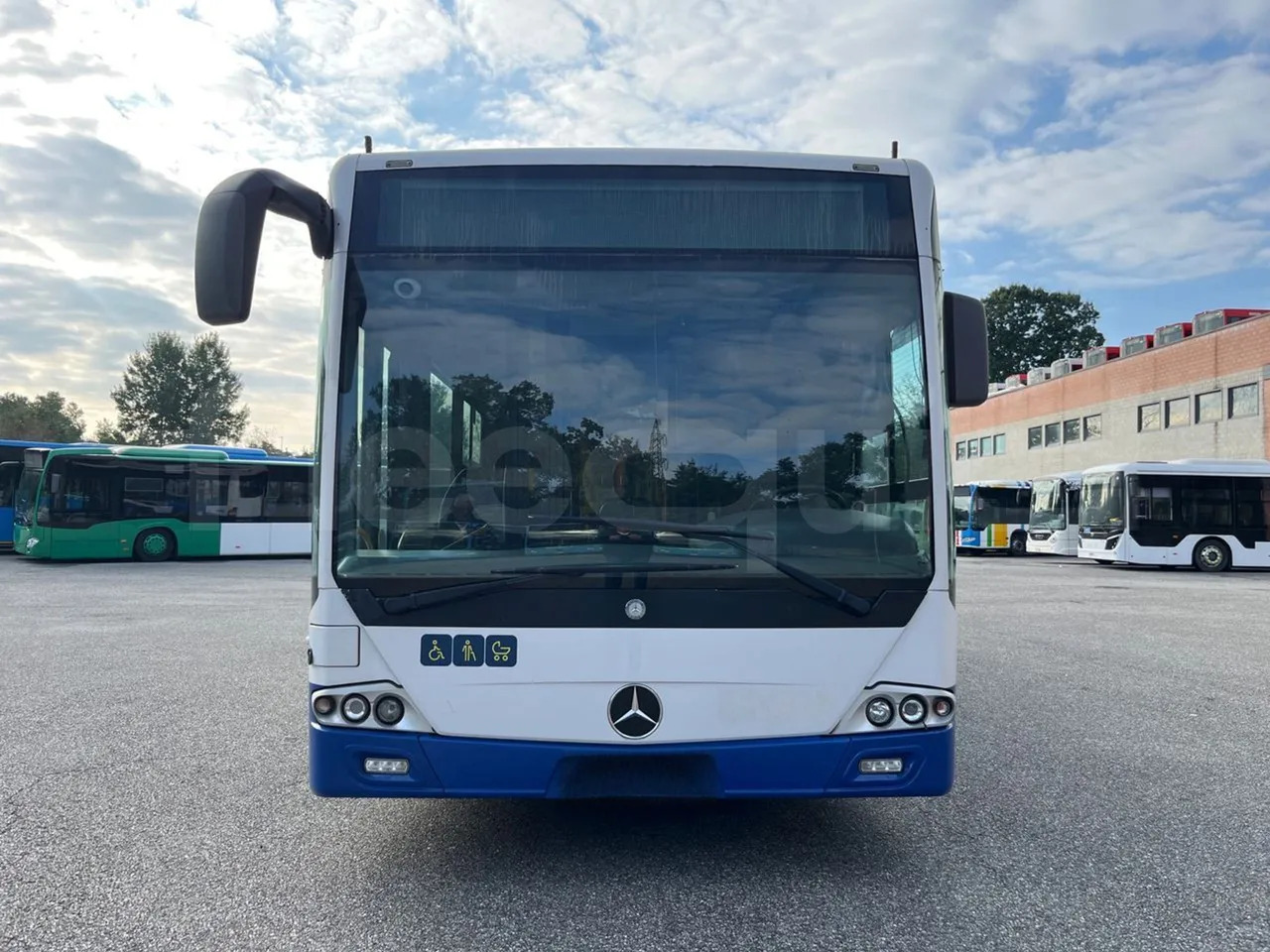 Mercedes-Benz Conecto - Autobús urbano: foto 2 Mercedes-Benz Conecto - Autobús urbano: foto 2