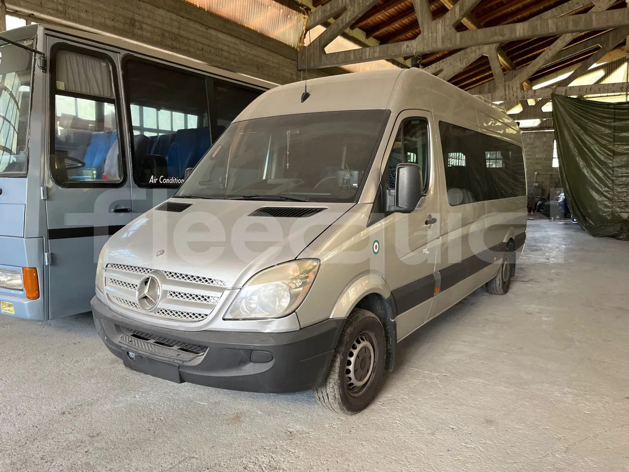 Mercedes-Benz Evobus 0315U - Minibús, Furgoneta de pasajeros: foto 1 Mercedes-Benz Evobus 0315U - Minibús, Furgoneta de pasajeros: foto 1