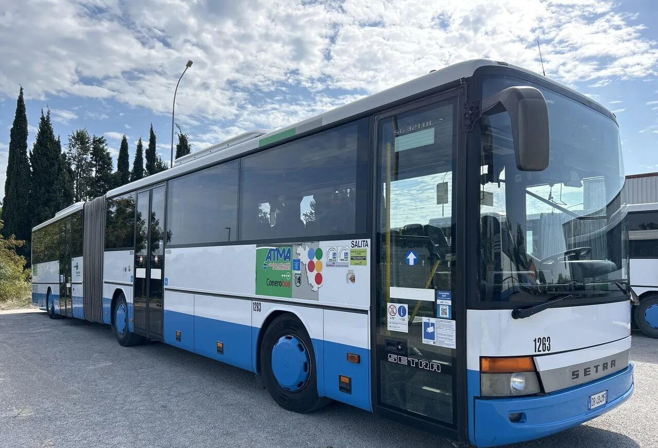 Autobús articulado Setra SG 321: foto 1