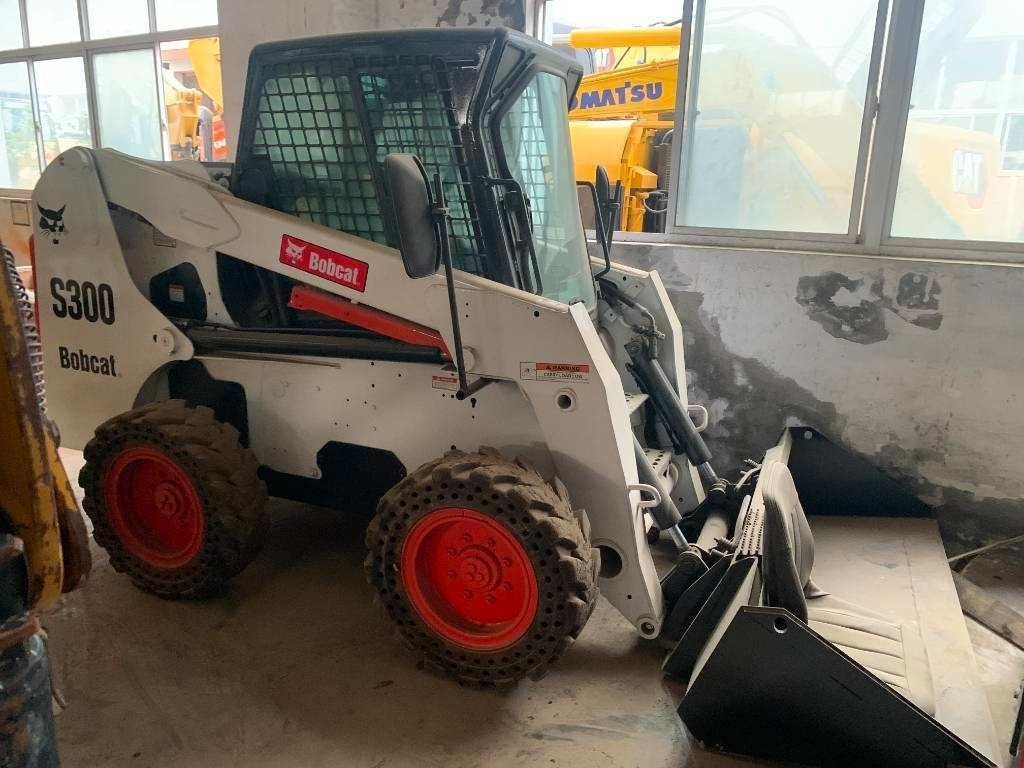 Bobcat S 300 - Minicargadora: foto 1 Bobcat S 300 - Minicargadora: foto 1