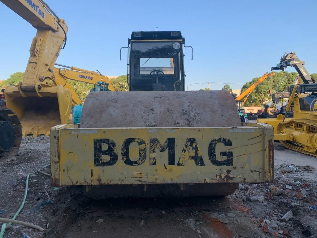 Bomag BW 225 D-3 - Apisonadora de asfalto: foto 2 Bomag BW 225 D-3 - Apisonadora de asfalto: foto 2
