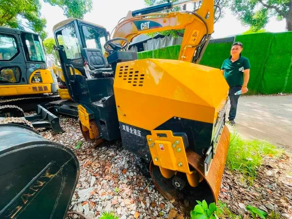 CAT 303 - Miniexcavadora: foto 2 CAT 303 - Miniexcavadora: foto 2
