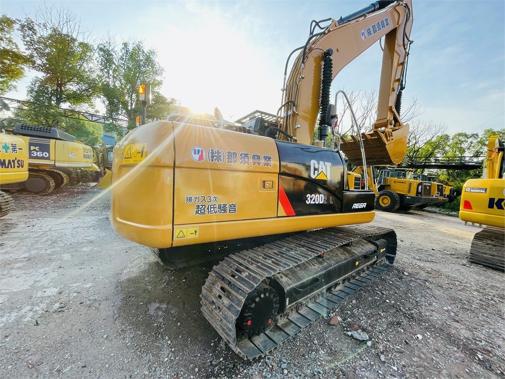 CAT 320D2 L - Excavadora: foto 1 CAT 320D2 L - Excavadora: foto 1