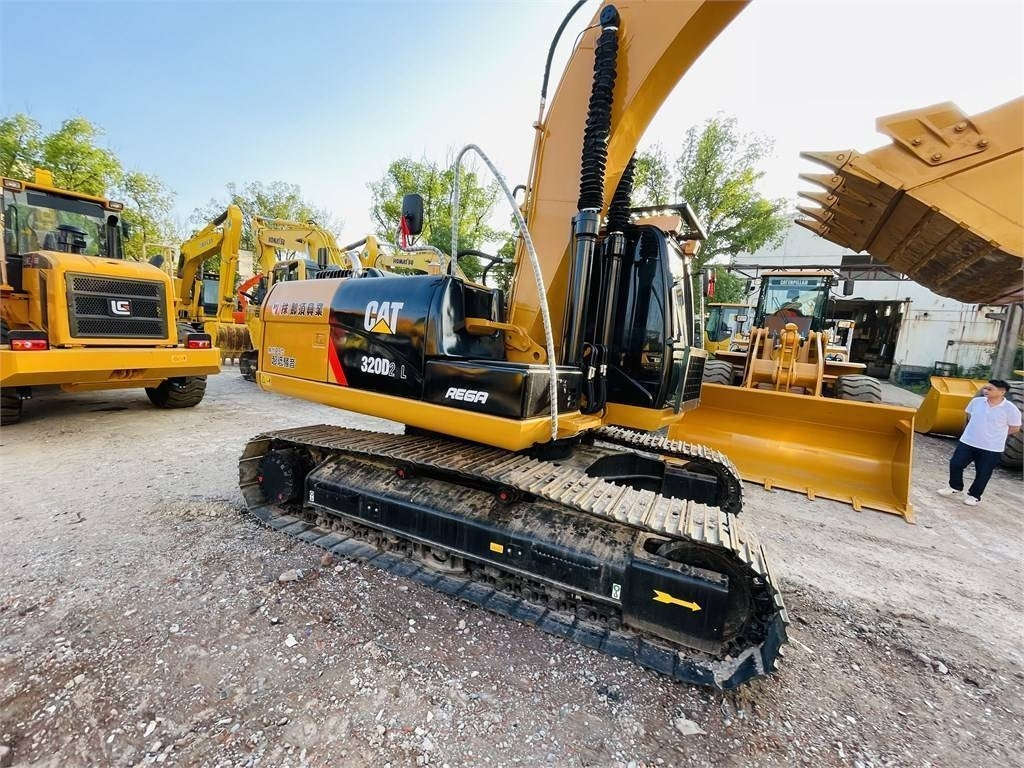 Excavadora de cadenas CAT 320D2L: foto 6