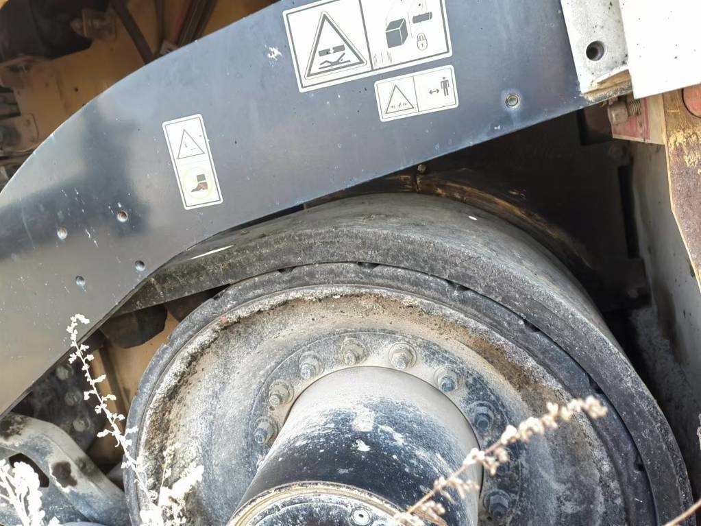 CAT AP655F - Pavimentadora de asfalto: foto 4 CAT AP655F - Pavimentadora de asfalto: foto 4
