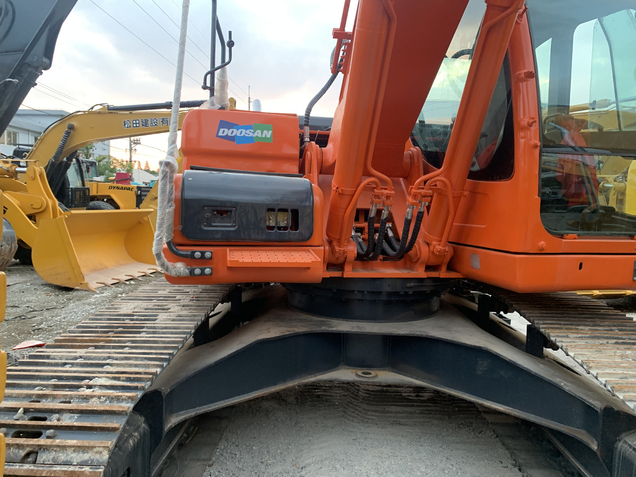 DOOSAN DX225LC - Excavadora de ruedas: foto 4 DOOSAN DX225LC - Excavadora de ruedas: foto 4