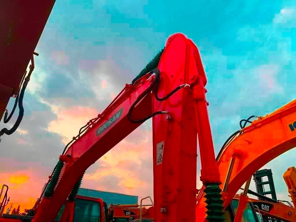 Doosan DX 225 LC - Excavadora de cadenas: foto 1 Doosan DX 225 LC - Excavadora de cadenas: foto 1