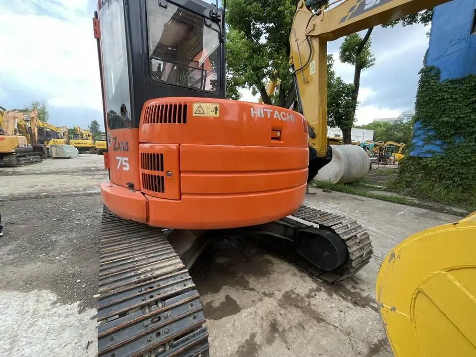 Hitachi ZX75US-7 - Miniexcavadora: foto 2 Hitachi ZX75US-7 - Miniexcavadora: foto 2