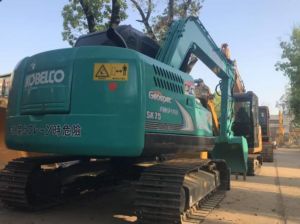 Kobelco SK 75 - Miniexcavadora: foto 3 Kobelco SK 75 - Miniexcavadora: foto 3