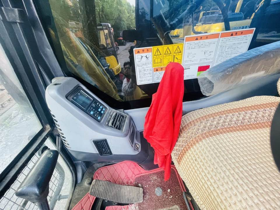 Komatsu PC130-8 - Miniexcavadora: foto 4 Komatsu PC130-8 - Miniexcavadora: foto 4