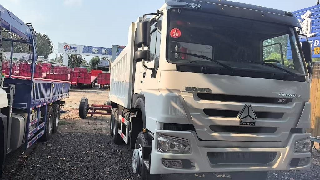 Sinotruk 371  - Camión volquete: foto 3 Sinotruk 371  - Camión volquete: foto 3