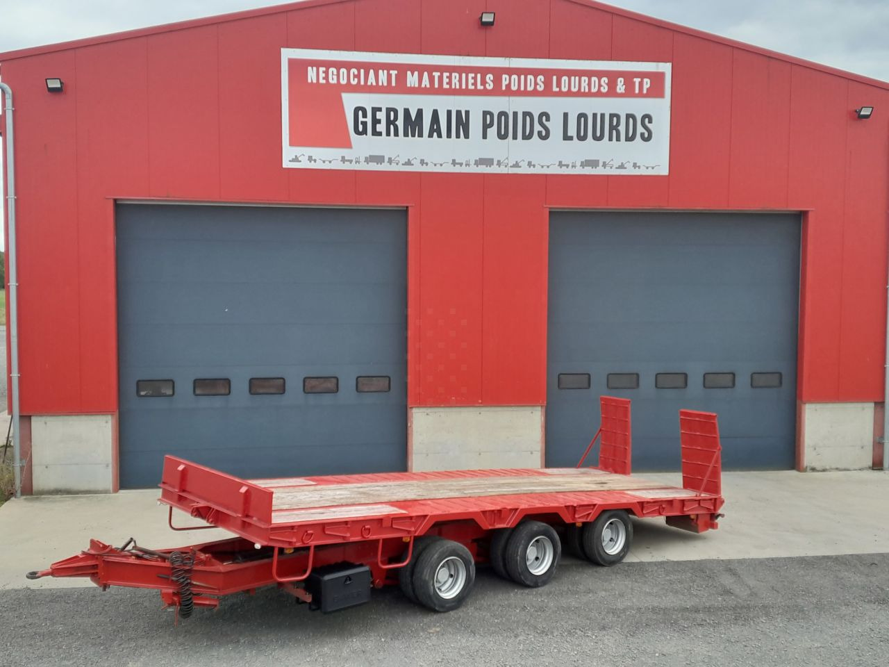 Louault 3 essieux centraux 31t500 basculent plant carrier / low loader Trailer - Remolque góndola rebajadas: foto 1 Louault 3 essieux centraux 31t500 basculent plant carrier / low loader Trailer - Remolque góndola rebajadas: foto 1