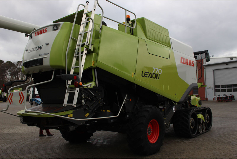 Cosechadora de granos para transporte de alimentos Claas Lexion 770 TT: foto 6