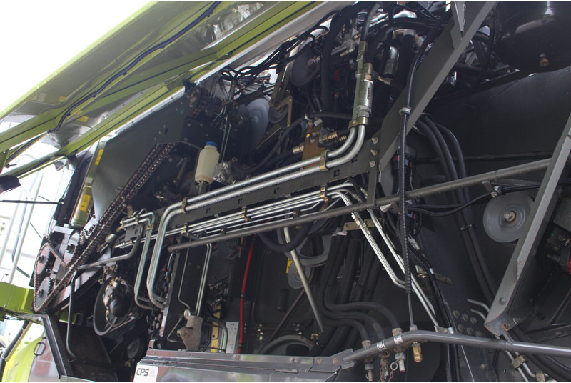Cosechadora de granos para transporte de alimentos Claas Lexion 770 TT: foto 10