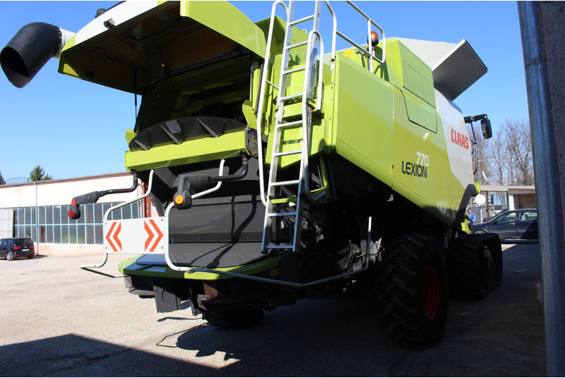 Cosechadora de granos para transporte de alimentos Claas Lexion 770 TT: foto 15