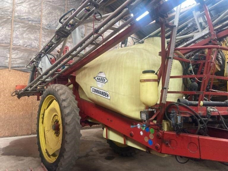 Hardi COMMANDER 4200L - Pulverizador arrastrado: foto 1 Hardi COMMANDER 4200L - Pulverizador arrastrado: foto 1