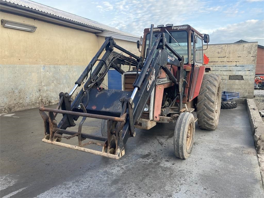Massey Ferguson 590-2WD - Tractor: foto 3 Massey Ferguson 590-2WD - Tractor: foto 3