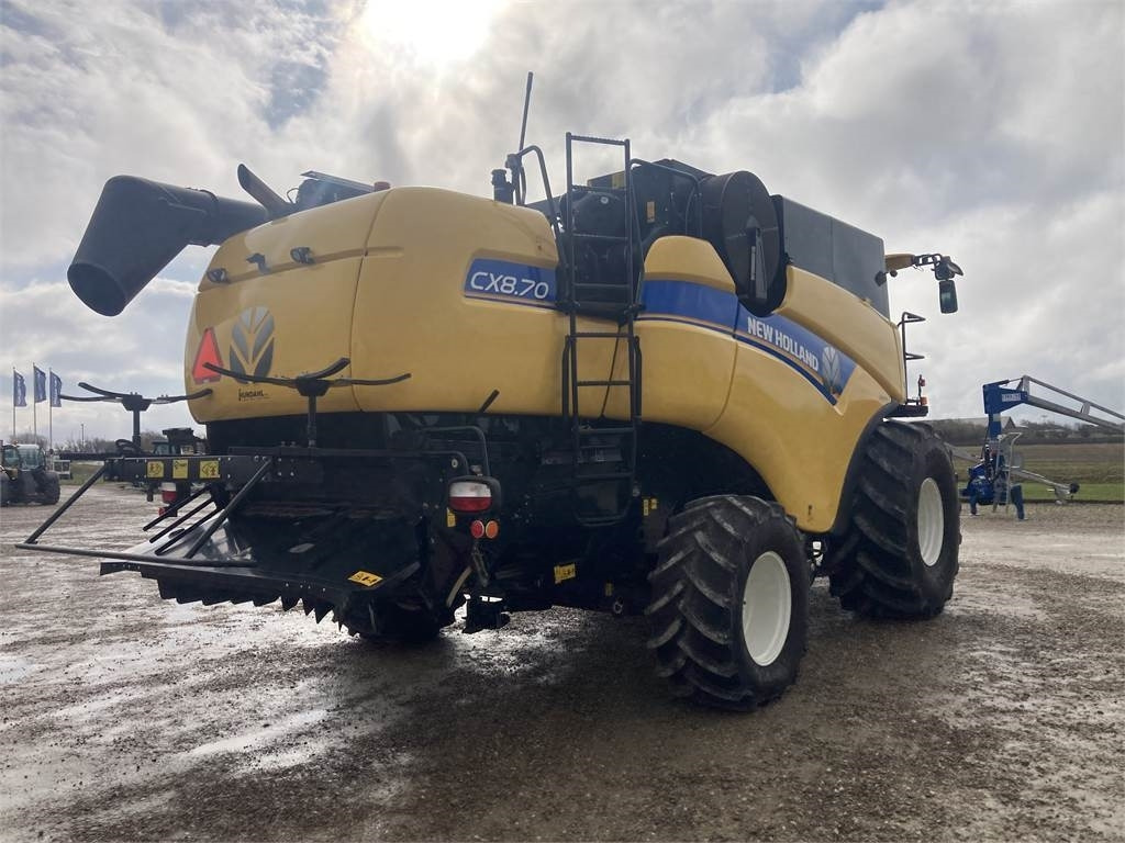 Cosechadora de granos New Holland CX8.70 TB4 EUR: foto 6