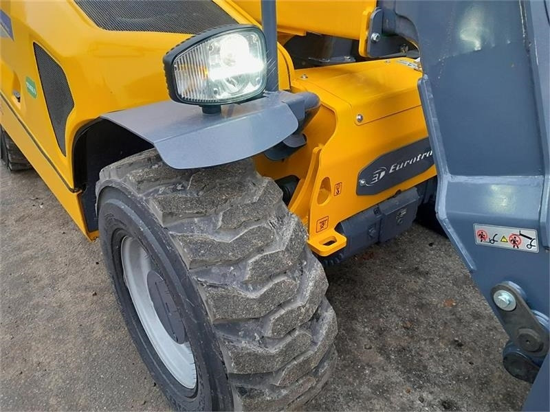- - - EUROTRAC TH25.6 FABRIKS NY - Manipulador telescópico: foto 5 - - - EUROTRAC TH25.6 FABRIKS NY - Manipulador telescópico: foto 5