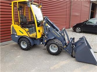 Eurotrac W11 med lang arm, førerhus, skovl og gafler - Cargadora articulada: foto 1 Eurotrac W11 med lang arm, førerhus, skovl og gafler - Cargadora articulada: foto 1