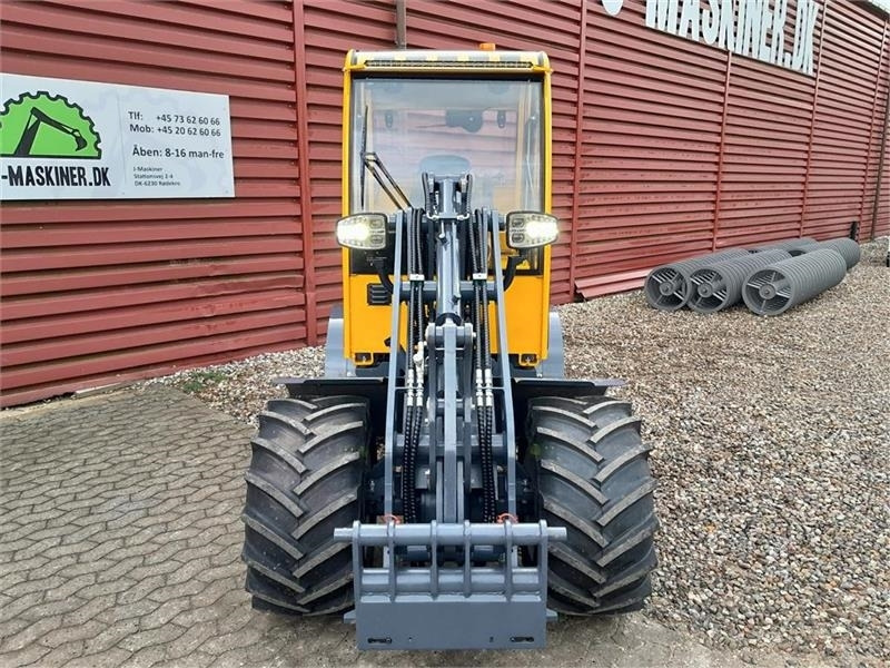 Eurotrac W12S med førerhus, skovl og gafler - Cargadora articulada: foto 5 Eurotrac W12S med førerhus, skovl og gafler - Cargadora articulada: foto 5