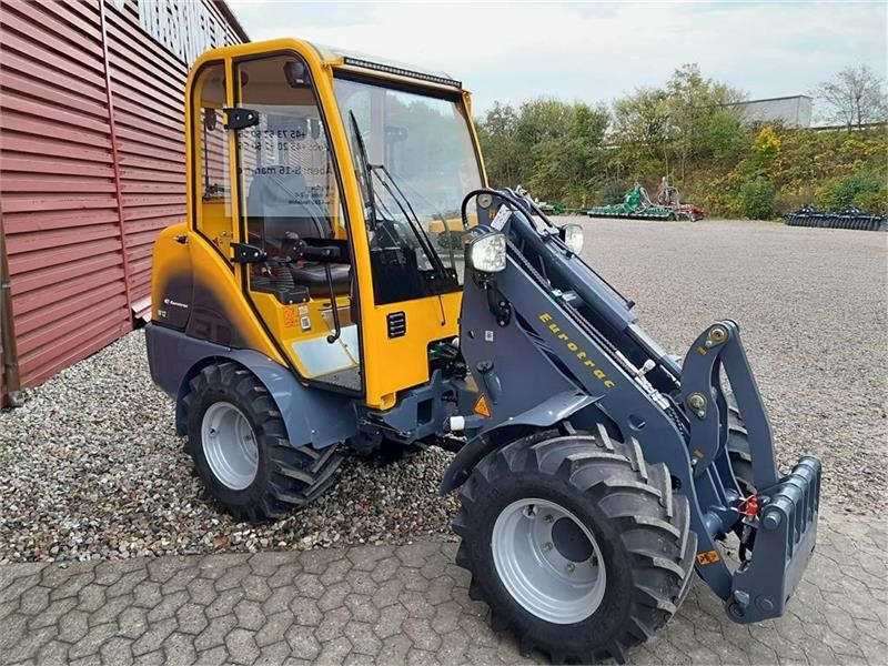 Eurotrac W12S med førerhus, skovl og gafler - Cargadora articulada: foto 3 Eurotrac W12S med førerhus, skovl og gafler - Cargadora articulada: foto 3