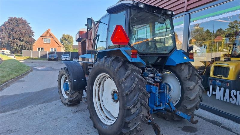Ford 8240  - Tractor: foto 5 Ford 8240  - Tractor: foto 5