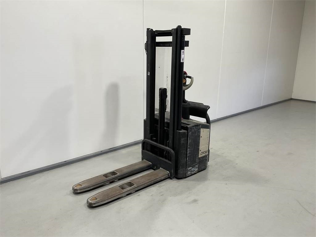 Crown WE2300S-1,25 TF - Apilador: foto 4 Crown WE2300S-1,25 TF - Apilador: foto 4