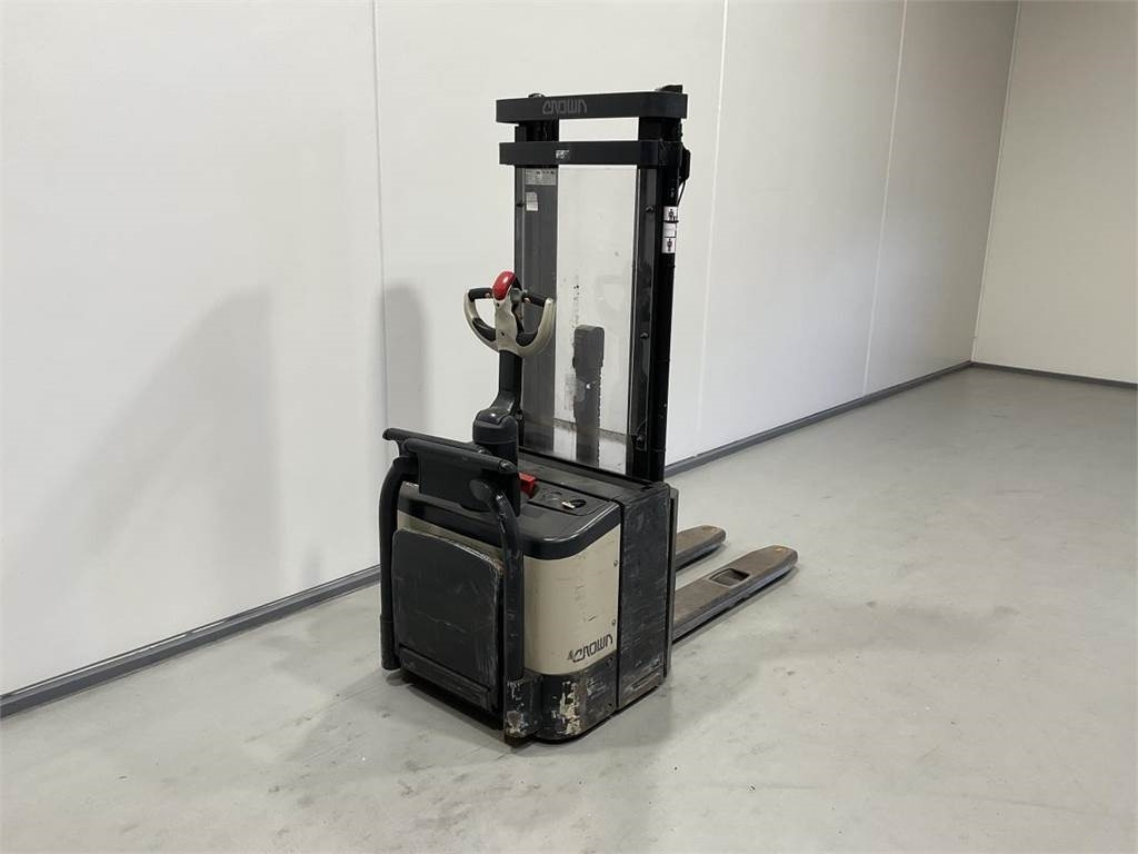 Crown WE2300S-1,25 TF - Apilador: foto 2 Crown WE2300S-1,25 TF - Apilador: foto 2