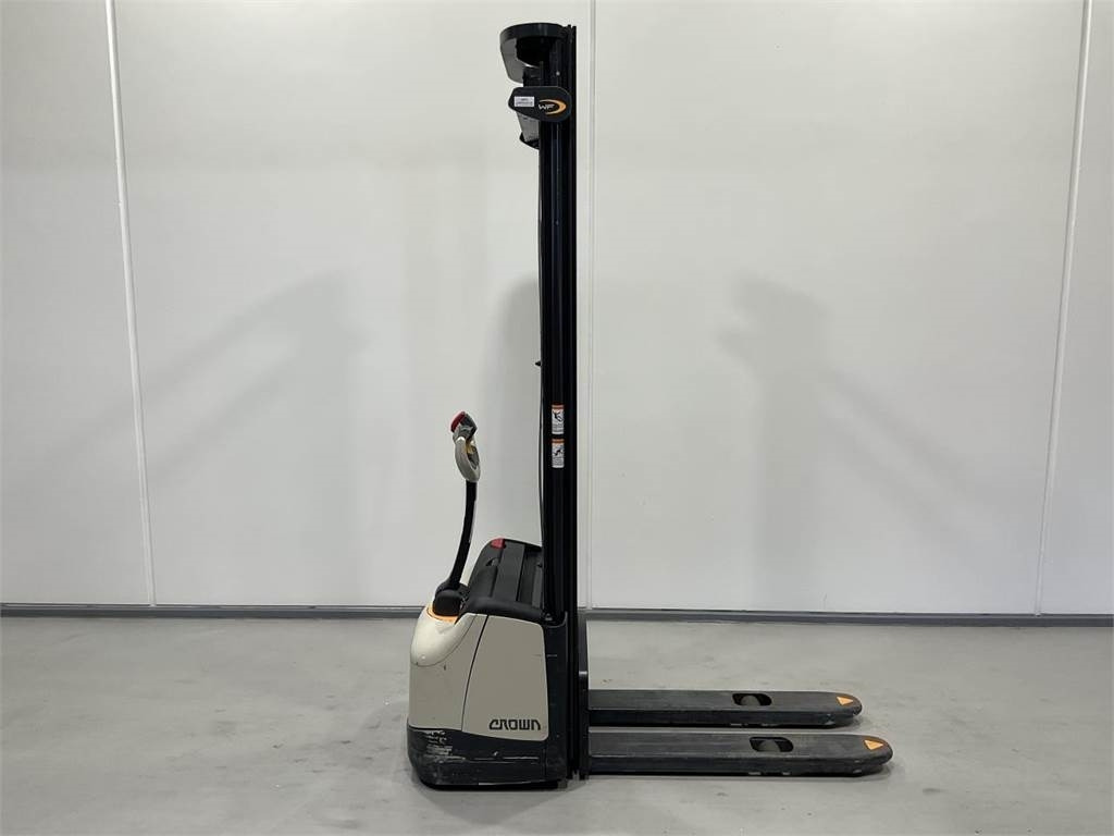 Crown WF3000-1,2 TF - Apilador: foto 1 Crown WF3000-1,2 TF - Apilador: foto 1