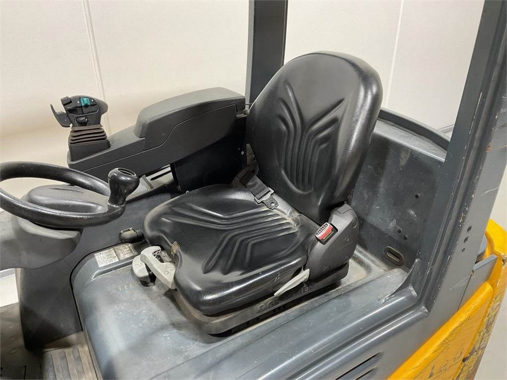 Jungheinrich EFG 216 - Carretilla elevadora eléctrica: foto 5 Jungheinrich EFG 216 - Carretilla elevadora eléctrica: foto 5