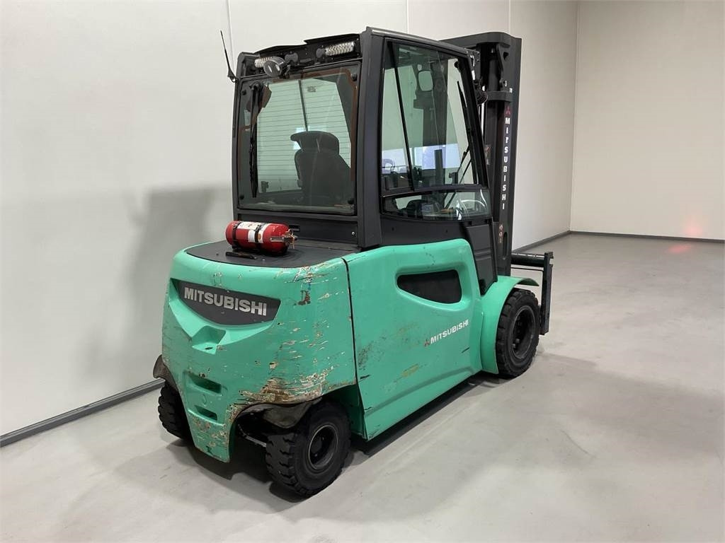 Mitsubishi FB50-2 - Carretilla elevadora eléctrica: foto 2 Mitsubishi FB50-2 - Carretilla elevadora eléctrica: foto 2