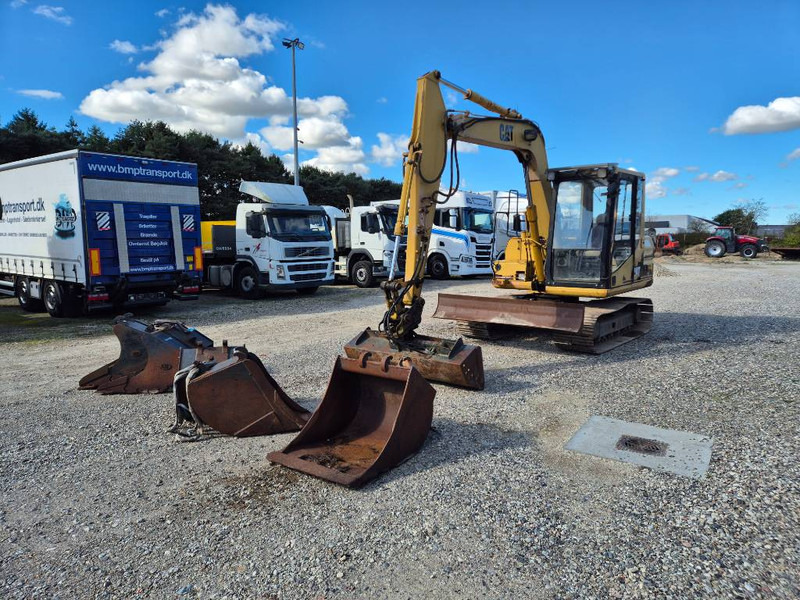 Cat 307 with extra buckets - Miniexcavadora: foto 1 Cat 307 with extra buckets - Miniexcavadora: foto 1
