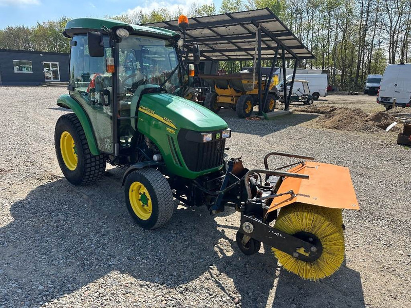 John Deere 3720 M/ Hydraulisk kost - Mini tractor: foto 2 John Deere 3720 M/ Hydraulisk kost - Mini tractor: foto 2