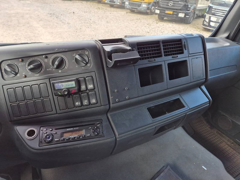 Camión caja cerrada MAN TGM 12.280 // Lift // Sideopening: foto 15 Camión caja cerrada MAN TGM 12.280 // Lift // Sideopening: foto 15