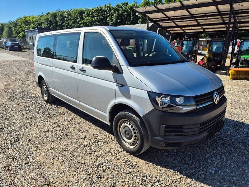 Coche Volkswagen Transporter 2,0 TDi 102 Kombi lang 4d 9 prs: foto 6