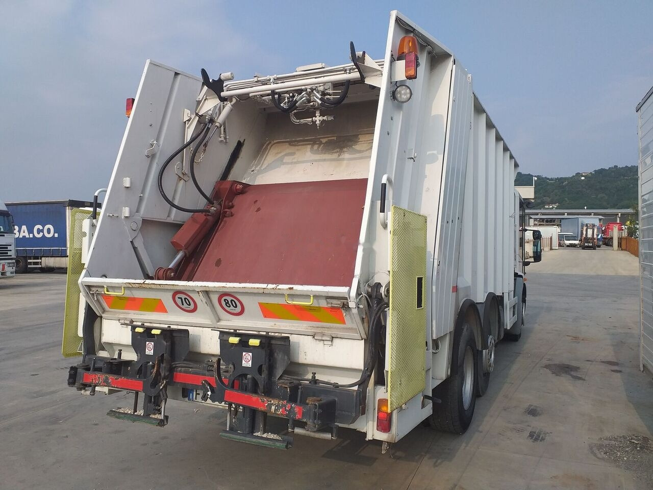 Mercedes-Benz Econic 2628 - Camión de basura: foto 4 Mercedes-Benz Econic 2628 - Camión de basura: foto 4