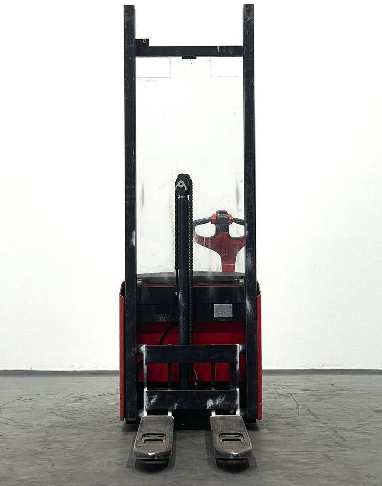 Linde L12i-1172 - Apilador: foto 4 Linde L12i-1172 - Apilador: foto 4