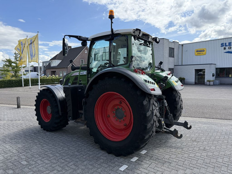 Fendt 724 S4 Profiplus - Tractor: foto 2 Fendt 724 S4 Profiplus - Tractor: foto 2