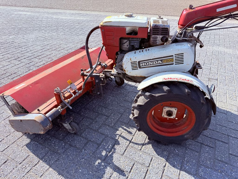 Honda F800 Veegmachine - Barredora vial: foto 2 Honda F800 Veegmachine - Barredora vial: foto 2