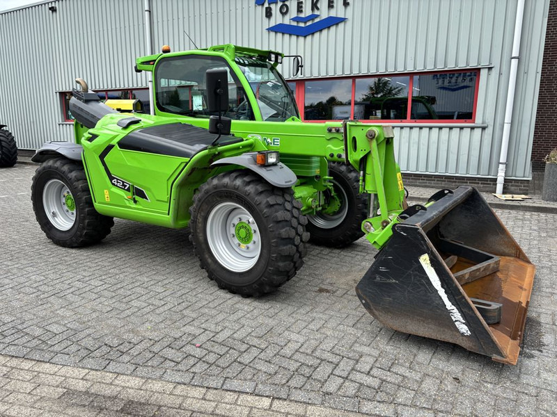 Merlo TF42.7-145 CVTRONIC - Manipulador telescópico: foto 4 Merlo TF42.7-145 CVTRONIC - Manipulador telescópico: foto 4