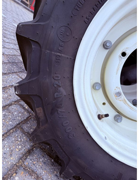 Mitas 420/70R30 & 300/70R20 Compl wheel - Neumáticos y llantas: foto 4 Mitas 420/70R30 & 300/70R20 Compl wheel - Neumáticos y llantas: foto 4