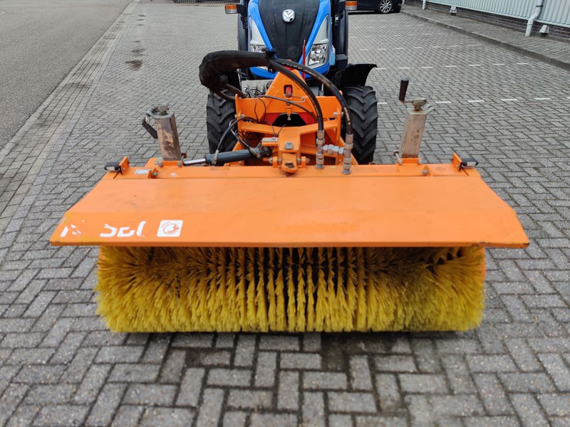 Nesbo HF1600S Veegmachine - Barredora cucharón para Vehículo municipal: foto 5 Nesbo HF1600S Veegmachine - Barredora cucharón para Vehículo municipal: foto 5