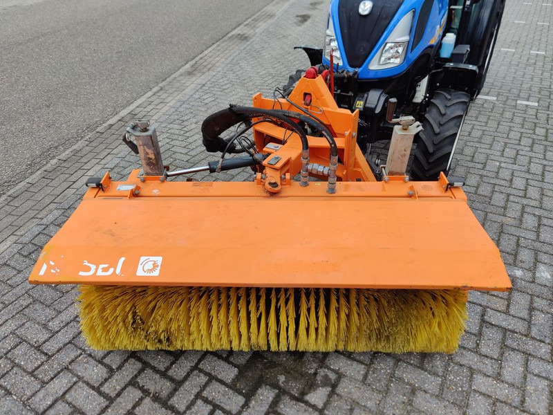 Nesbo HF1600S Veegmachine - Barredora cucharón para Vehículo municipal: foto 4 Nesbo HF1600S Veegmachine - Barredora cucharón para Vehículo municipal: foto 4
