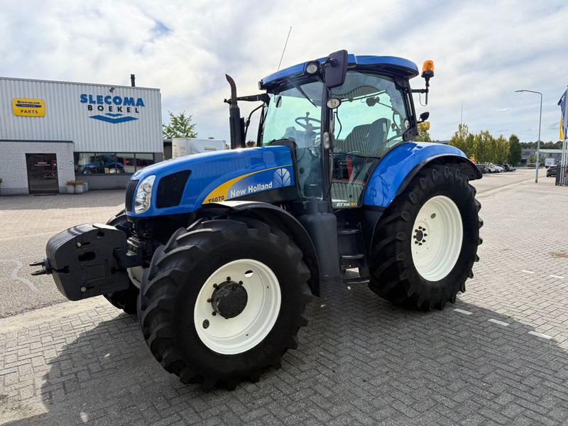 New Holland T6070 Elite - Tractor: foto 2 New Holland T6070 Elite - Tractor: foto 2