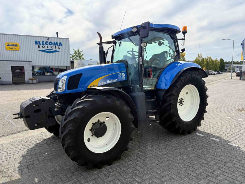 New Holland T6070 Elite - Tractor: foto 1 New Holland T6070 Elite - Tractor: foto 1
