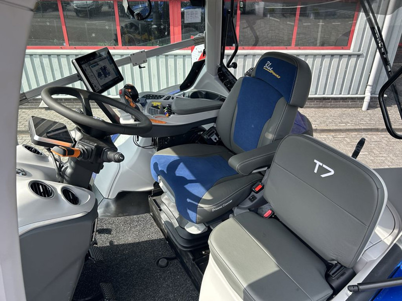 New Holland T7.300 AC New Gen Blue Power DEMO - Tractor: foto 5 New Holland T7.300 AC New Gen Blue Power DEMO - Tractor: foto 5